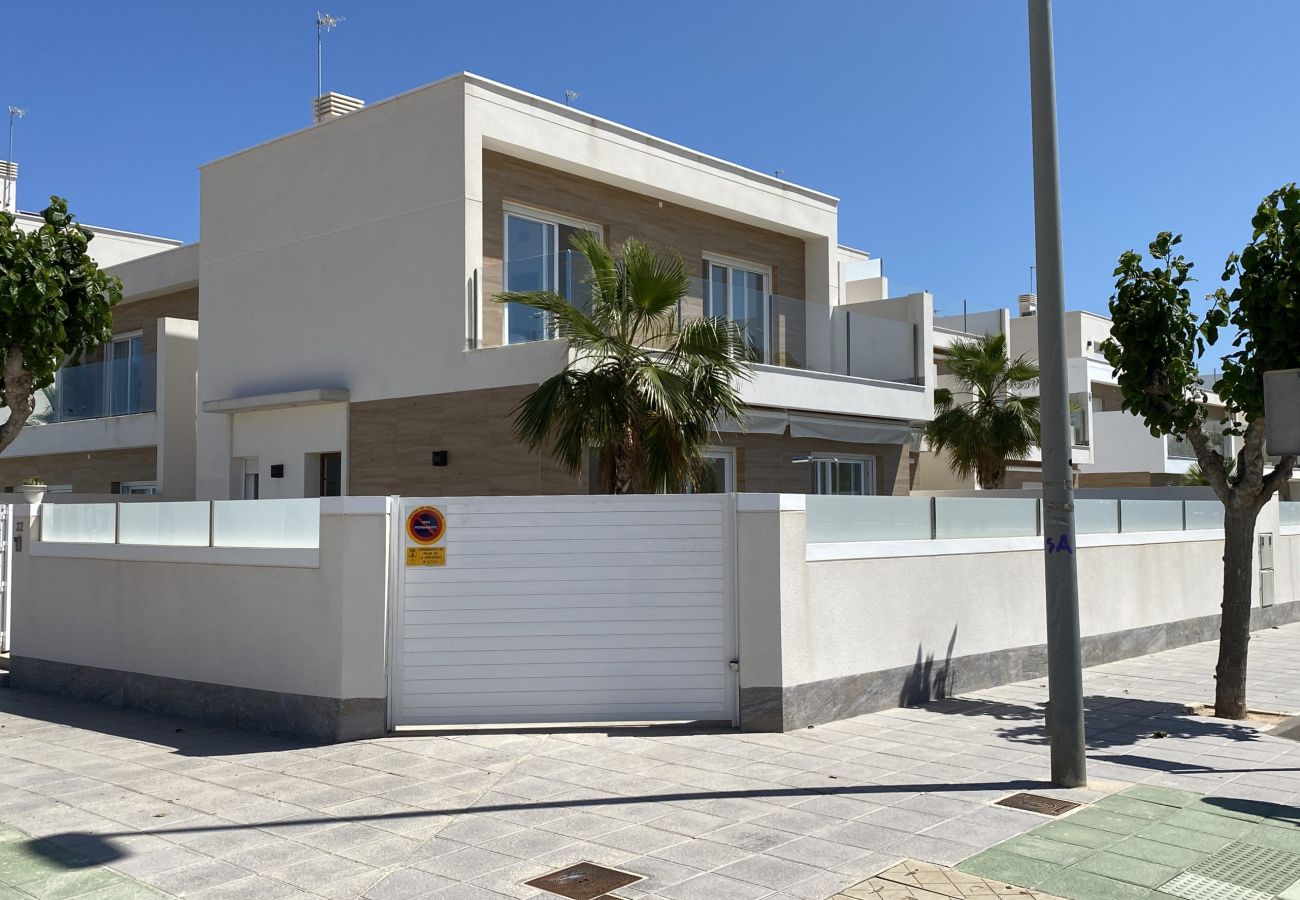 Villa à Pilar de la Horadada - 3094 - VILLA SASHA